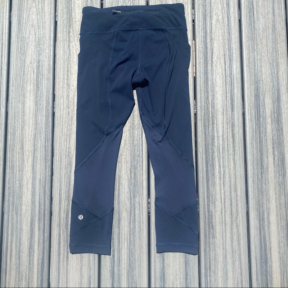 Navy blue lululemon cropped leggings